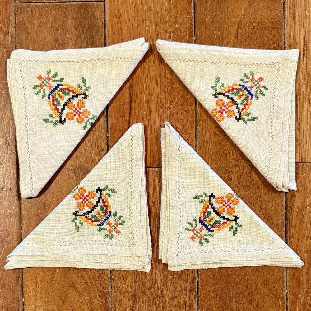 4pc VTG Linen Hand Cross‎ Stitch Floral Tea Party Luncheon Napkins Flowers